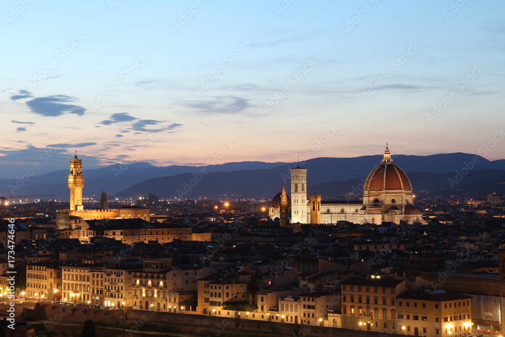 Nuit tombante sur Florence depuis le Piazzale Michelangelo