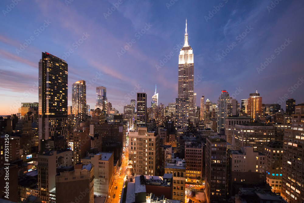 Fototapeta premium Manhattan skyline at night