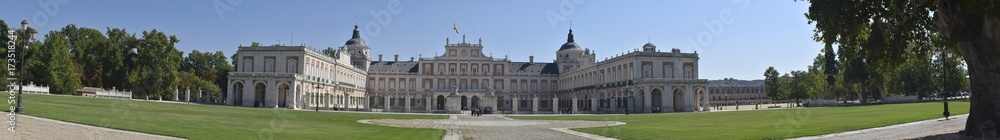Panorámica horizontal del palacio real de Aranjuez