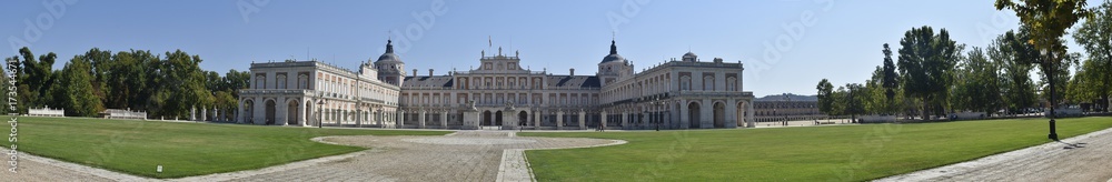 Panorámica horizontal del palacio real de Aranjuez