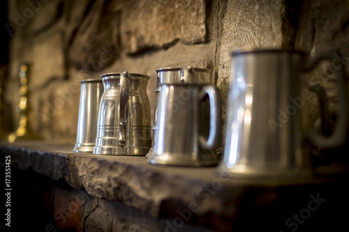 Quadro su tela Traditional pewter tankard in a traditional English pub