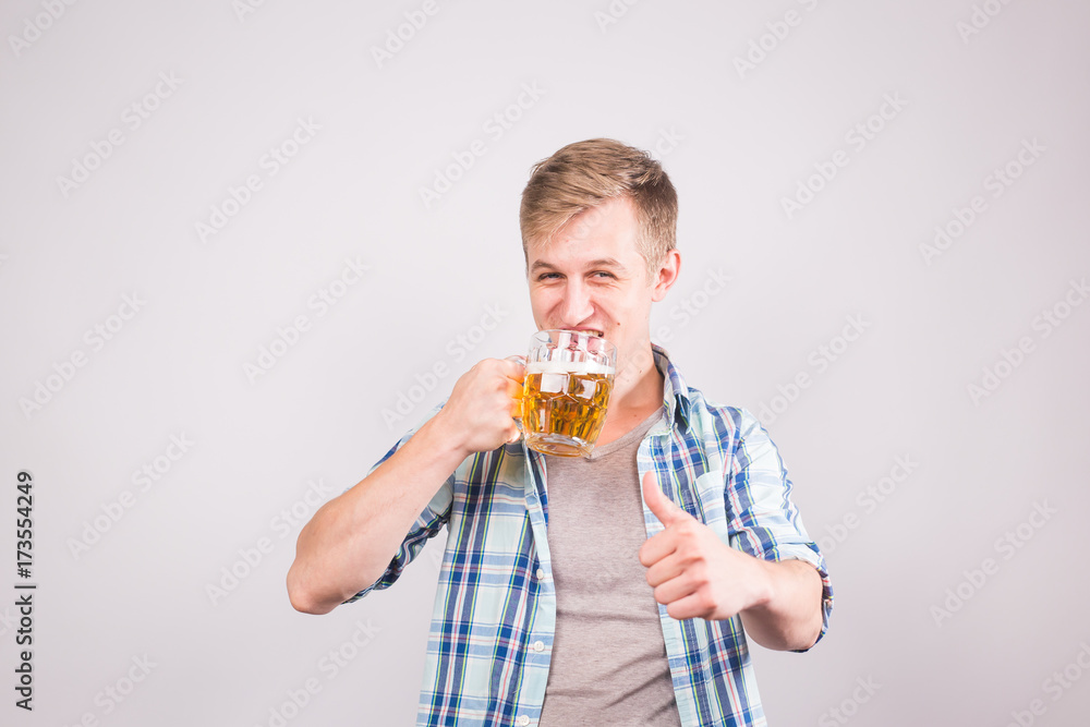 Man drinking beer