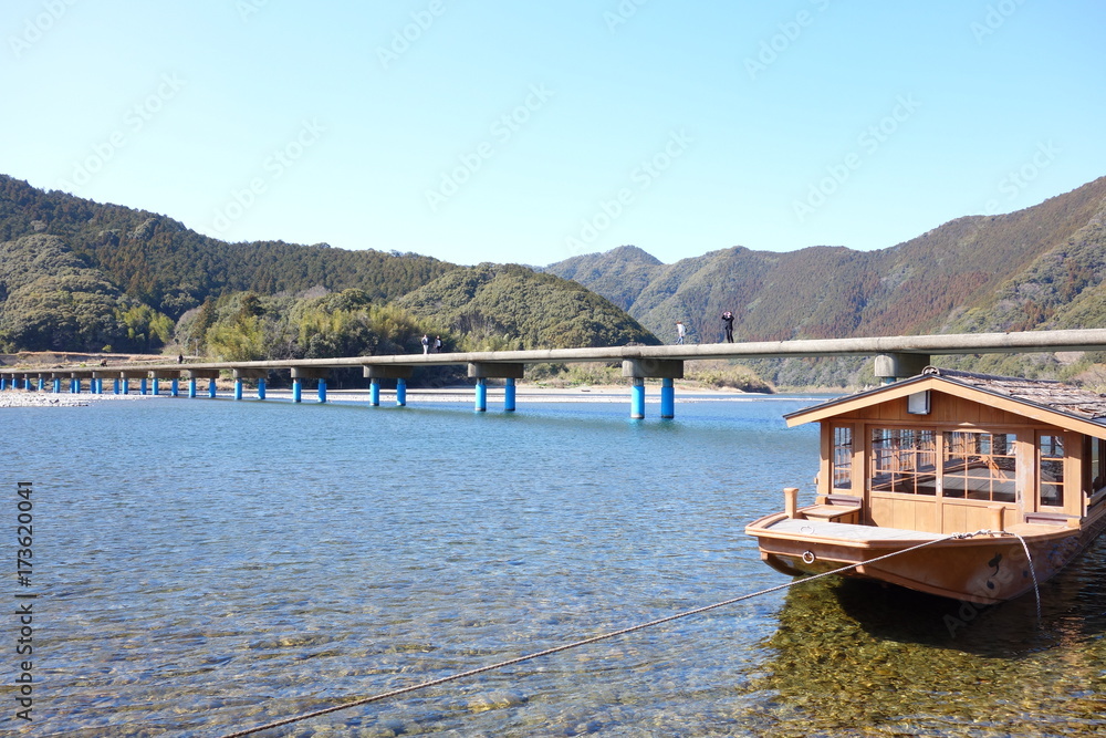 Fototapeta premium 沈下橋