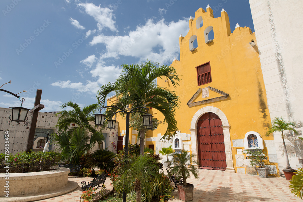 Place de l'église au Mexique