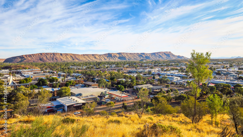 The town of Alice Springs in the middle of the desert - obrazy, fototapety, plakaty 