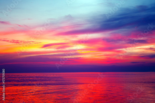 sunrise in the sea © Emoji Smileys People