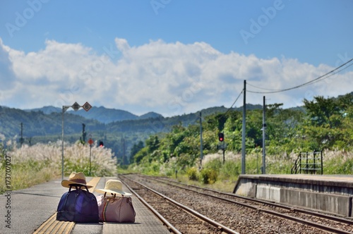 鉄道の旅・秋晴れのステーション