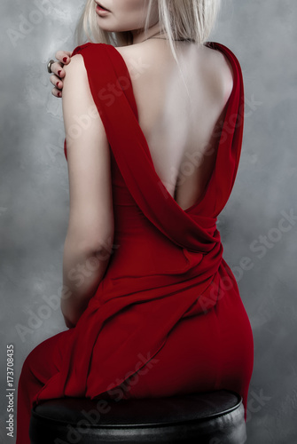 Cuadro en lienzo back woman in red dress
