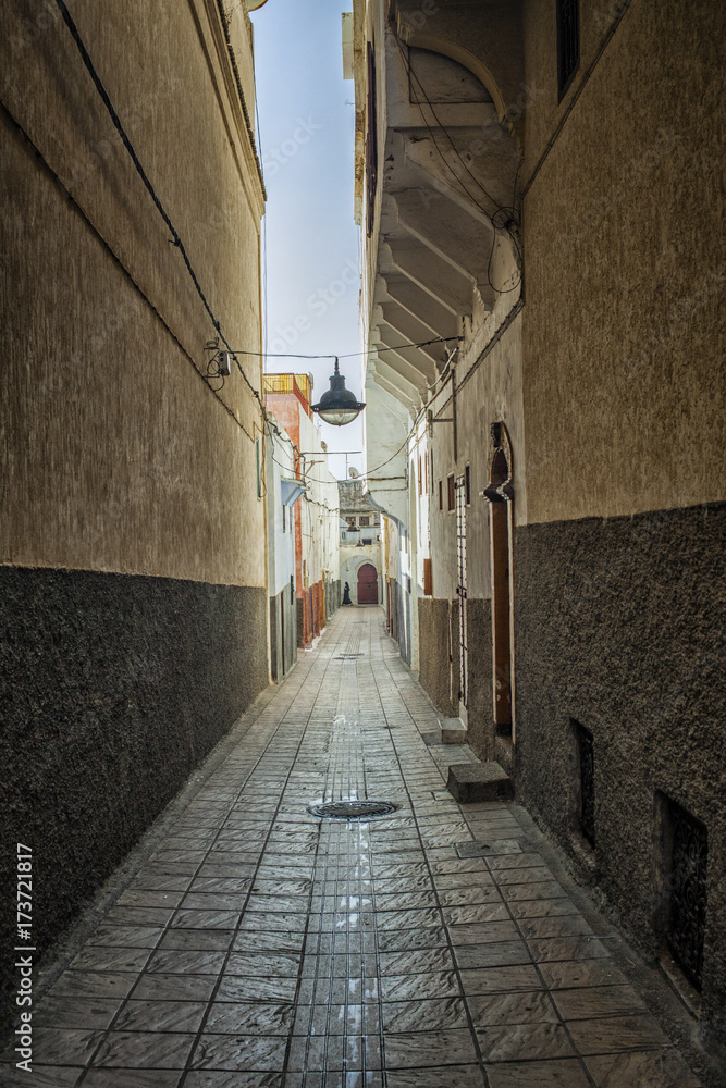 Obraz premium Narrow street in Morocco
