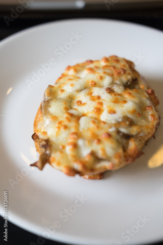 Bruschetta with mushrooms