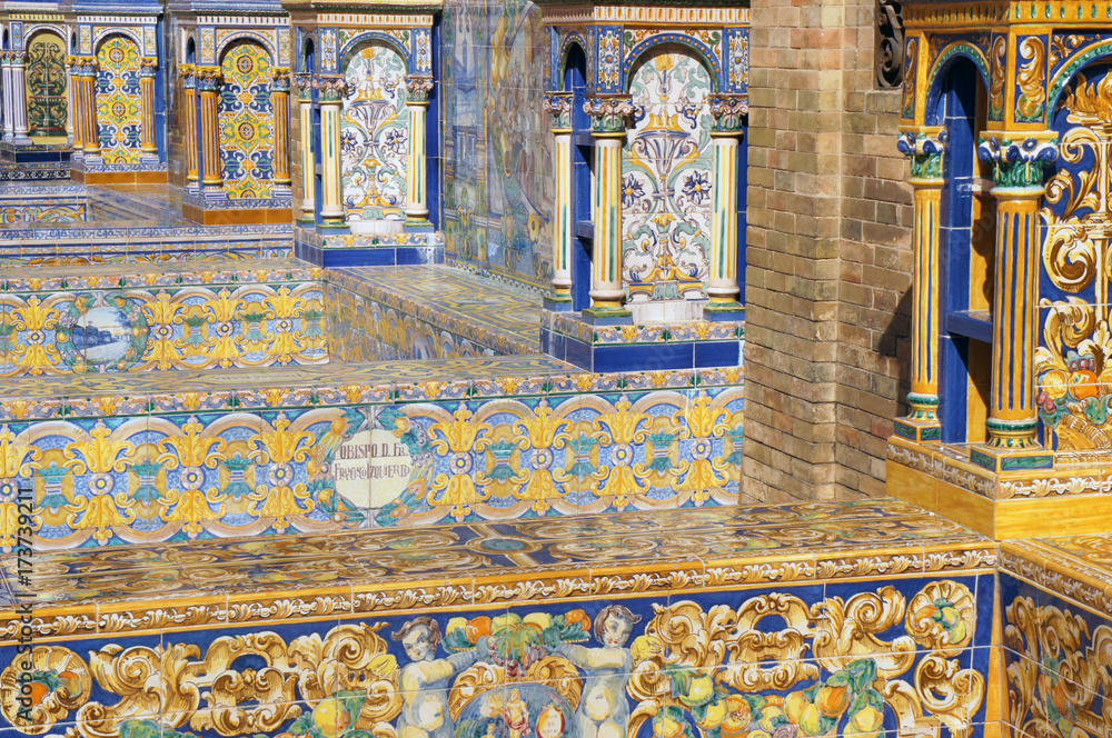 Φωτογραφία Detail of mosaic on Spain Square (Plaza de Espana) in Seville (Sevilla), blue an