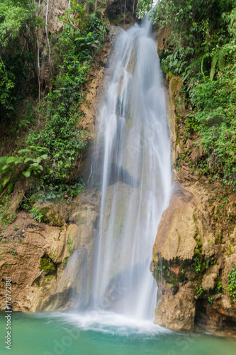 Fototapeta Naklejka Na Ścianę i Meble -  Waterfall El Cacao in Zacapa village, Honduras