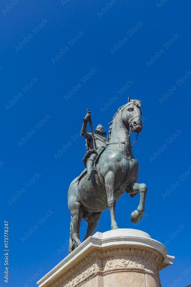 Obraz premium Monument to Philip III of Spain at the Plaza Mayor of Madrid