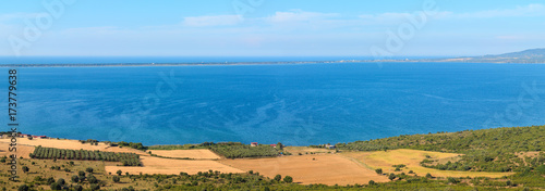 Fototapeta Naklejka Na Ścianę i Meble -  Summer Varano lake panorama, Italy.