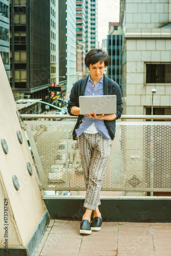 Obraz na płótnie Japanese college student studying in New York w salonie