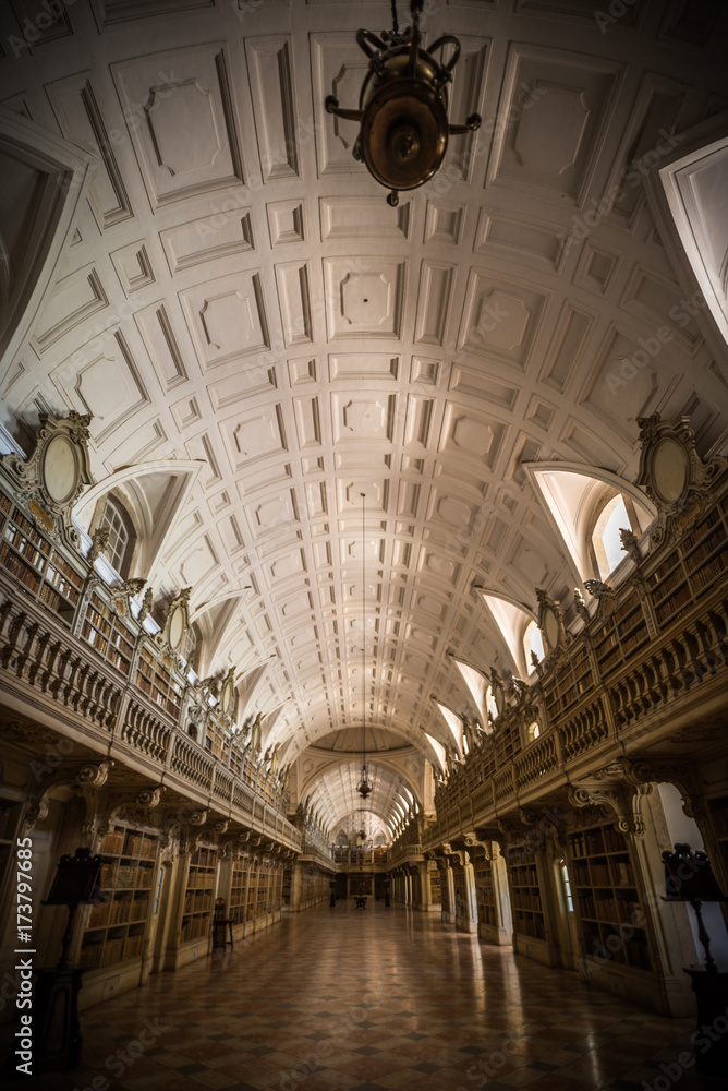 Portugal: el Convento Real y Mafra Biblioteca, palacio barroco y neoclásico - monasterio al lado de Lisboa