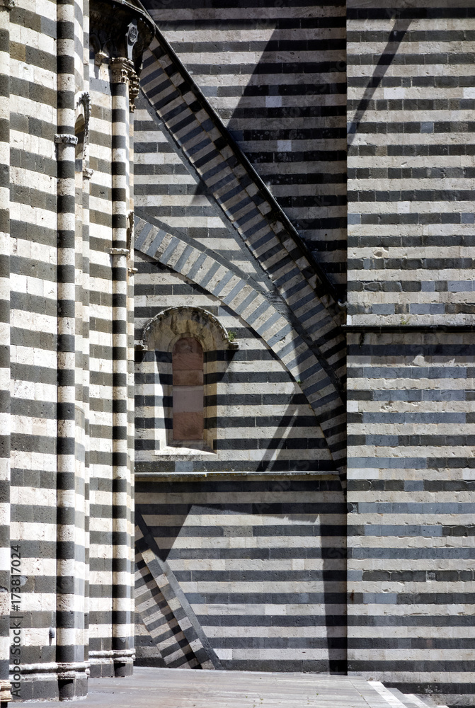 Obraz premium Detail of exterior walls of Duomo in Orvieto, Italy, 2017.