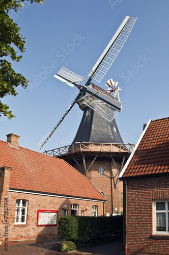 Windmühle in Ditzum, Friesland, Deutschland