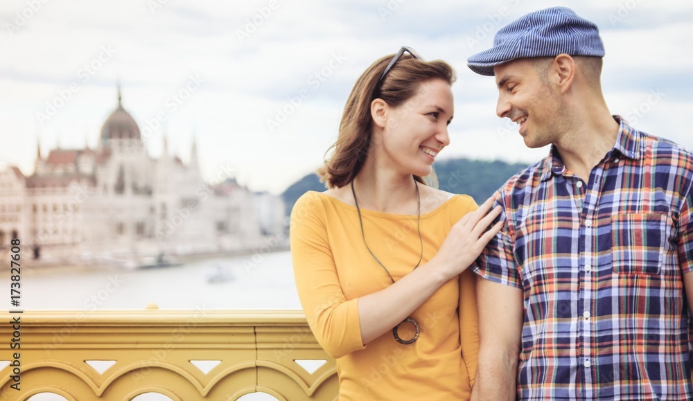 Obraz premium Young romantic couple in Budapest, Hungary