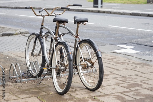 Nostalgie-Fahrräder in der Stadt 