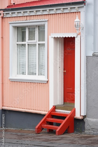 Reykjavik / Island – alte Häuser und Hauseingänge