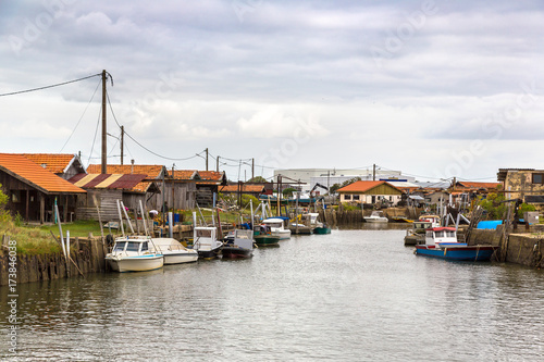 Oyster village in Arcachon Bay © Sergii Figurnyi