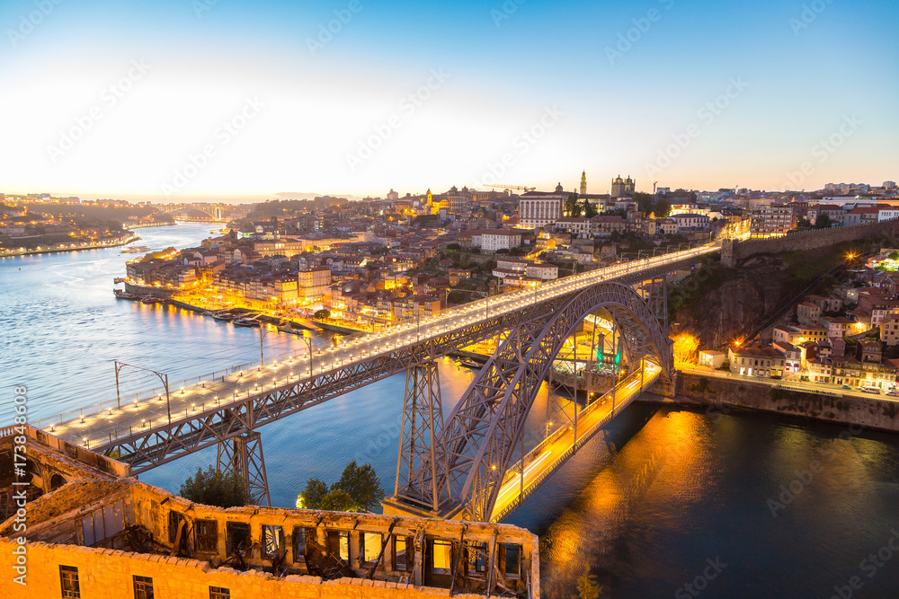 Fototapeta premium Dom Luis Bridge in Porto