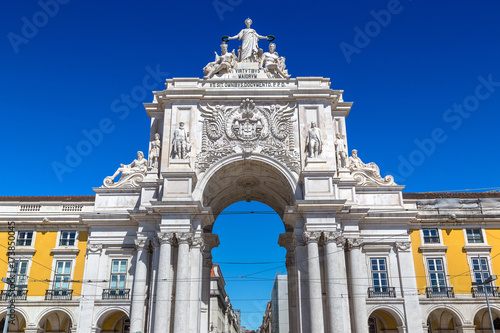 Canvas Print Triumphal arch in Lisbon