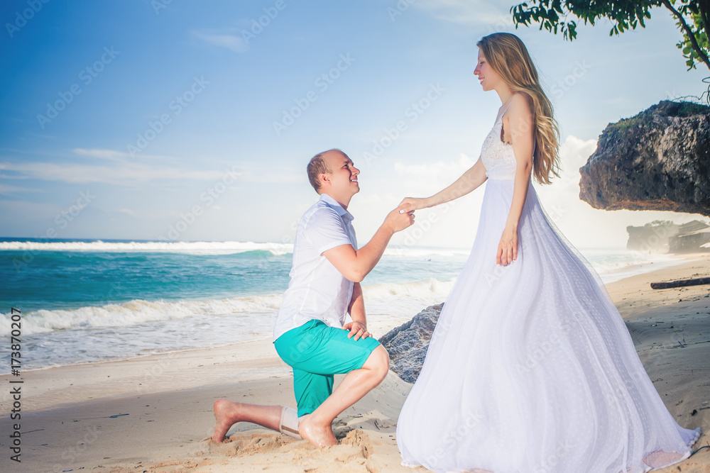 Closeup Happy couple at the beach in Thailand.