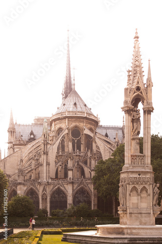 Notre Dame Cathedral La fontaine de la Vierge