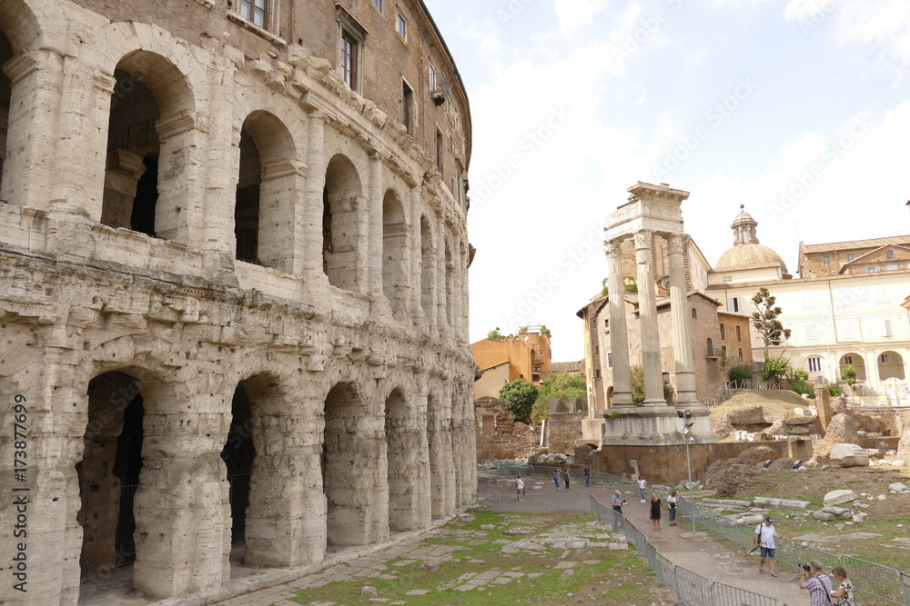 Fototapeta premium Marcellustheater mit Apollo Tempel