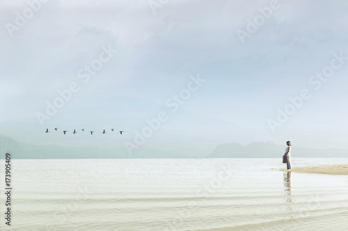 Slika na platnu traveler woman looks at uncontaminated nature
