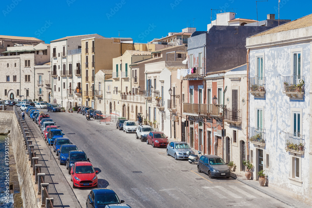 Fototapeta premium Siracusa (Sycylia, Włochy) - panoramiczny widok na wyspę Ortigia