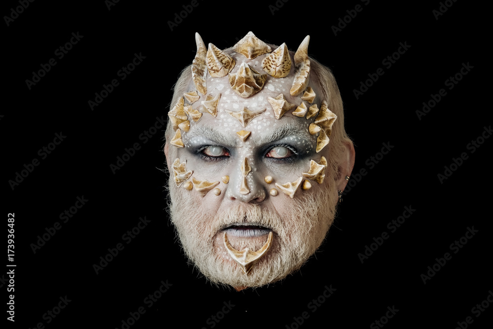 Naklejka premium Człowiek ze ślepymi oczami