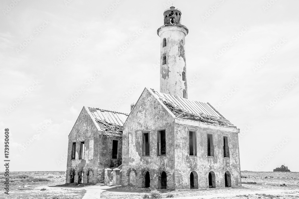 Obraz premium Abandoned lighthouse