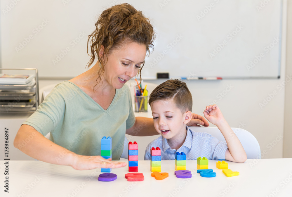 teacher woman learn preschooler boy to count teacher woman learn preschooler boy to count