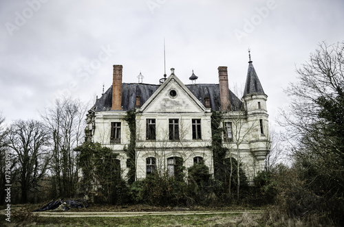 chateau abandonné