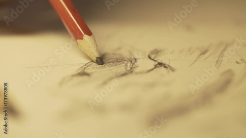 Dessin au crayon sur papier blanc