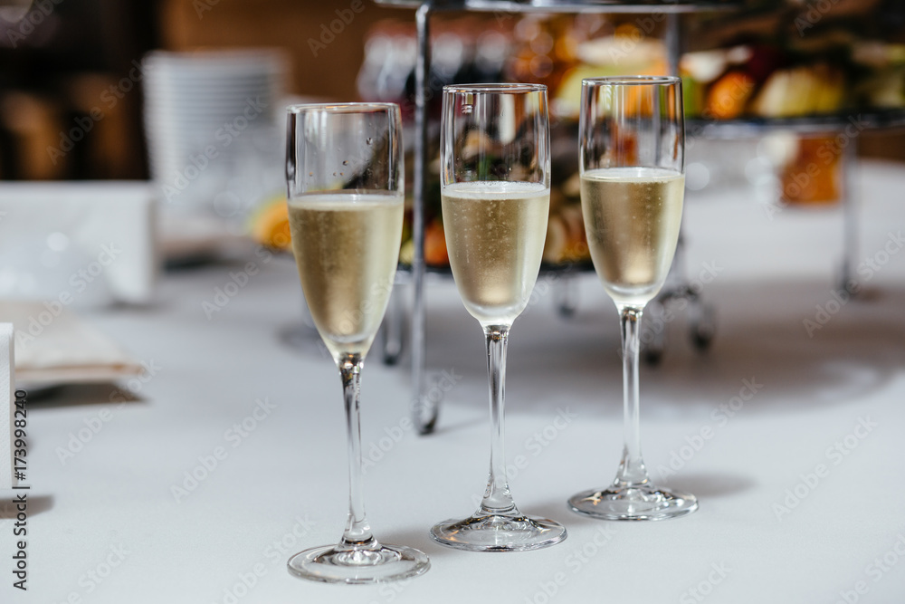 full glasses of champagne full glasses of champagne