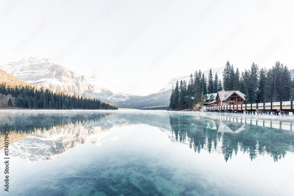 Fototapeta premium Emerald Lake in Winter, Canada