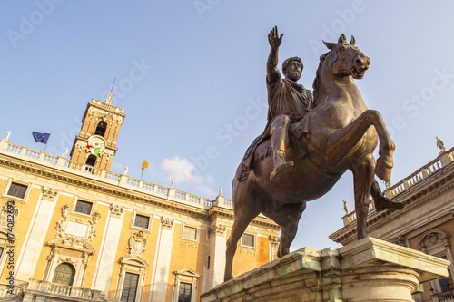 statua equestre a Roma