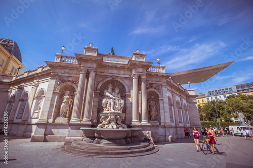 Albertinaplatz im Sommer in Wien, Österreich photo