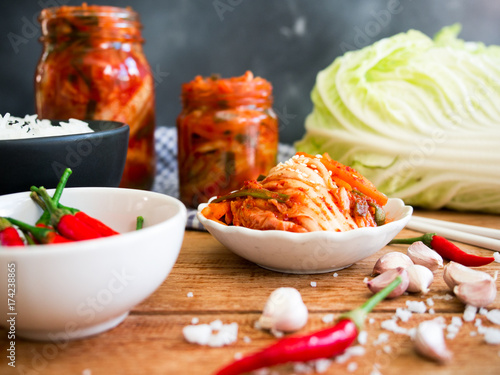 Papier peint Kimchi, fermented cabbage traditional Korean food.