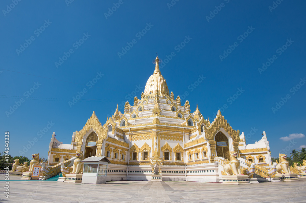 Swe Taw Myat, Buddha Tooth Relic Pagoda a famous and beautiful buddhist temple in yangon , myanmar Swe Taw Myat, Buddha Tooth Relic Pagoda a famous and beautiful buddhist temple in yangon , myanmar