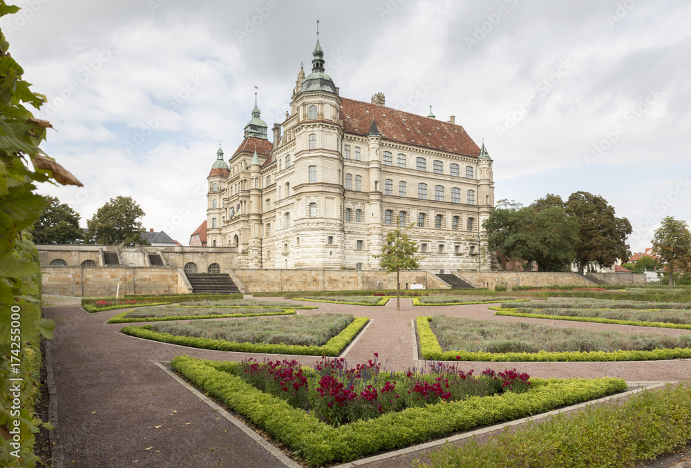 Fototapeta premium Schloss Güstrow in Mecklenburg-Vorpommern, Ostdeutschland