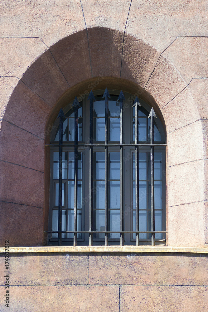 Window of the original form with a lattice Window of the original form with a lattice