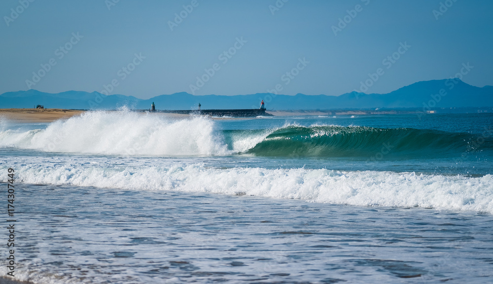 Fototapeta premium perfect summer wave and mountains, Hossegor, France