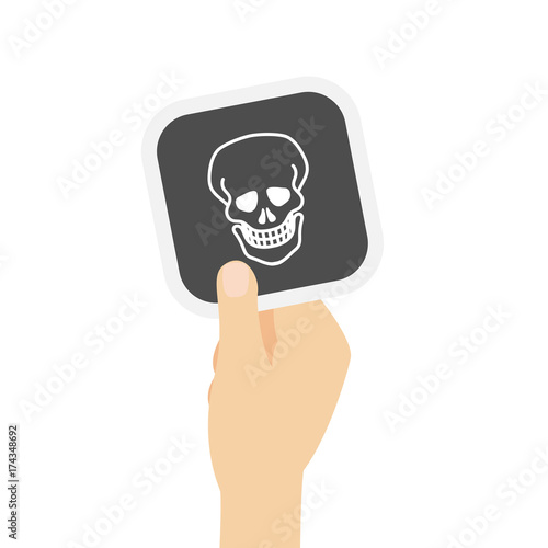 Hand hält graue Karte - Totenkopf