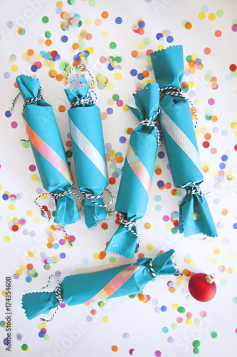 making handmade Christmas crackers / bon bons