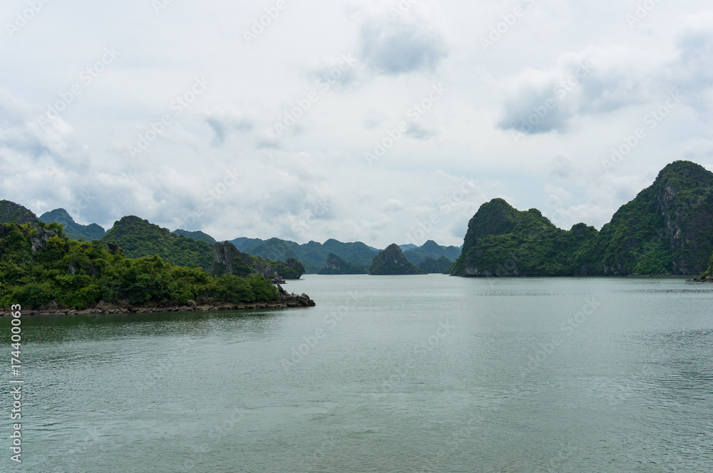 Spectacular mountain islands of Halong Bay Spectacular mountain islands of Halong Bay